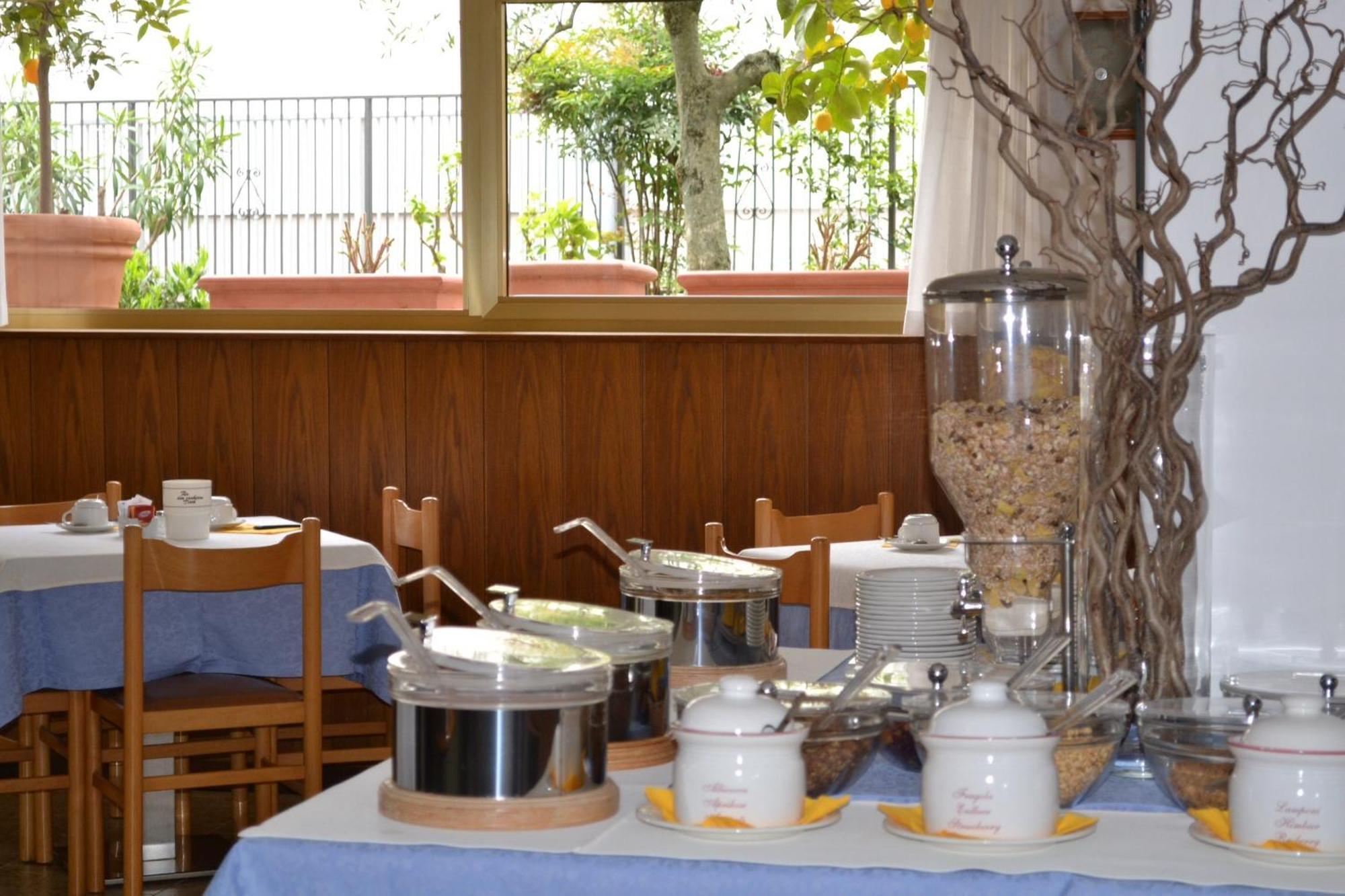 Villa Orchidea Nago Kültér fotó